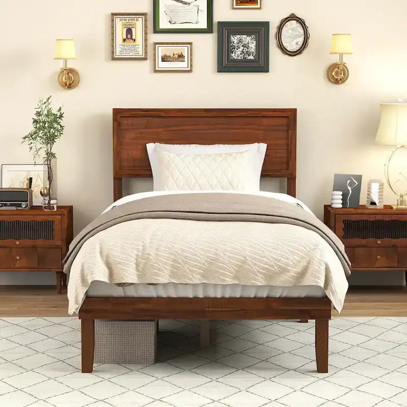 Cadre de lit plateforme rustique en bois avec tête de lit et rangement sous le lit