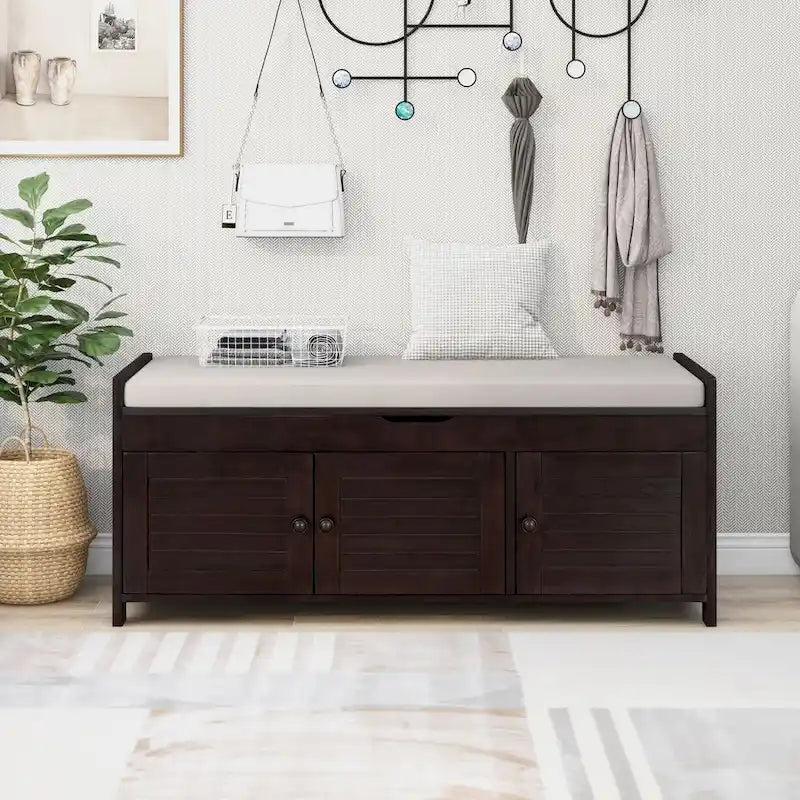Banc de rangement rustique avec portes à persiennes et compartiment caché