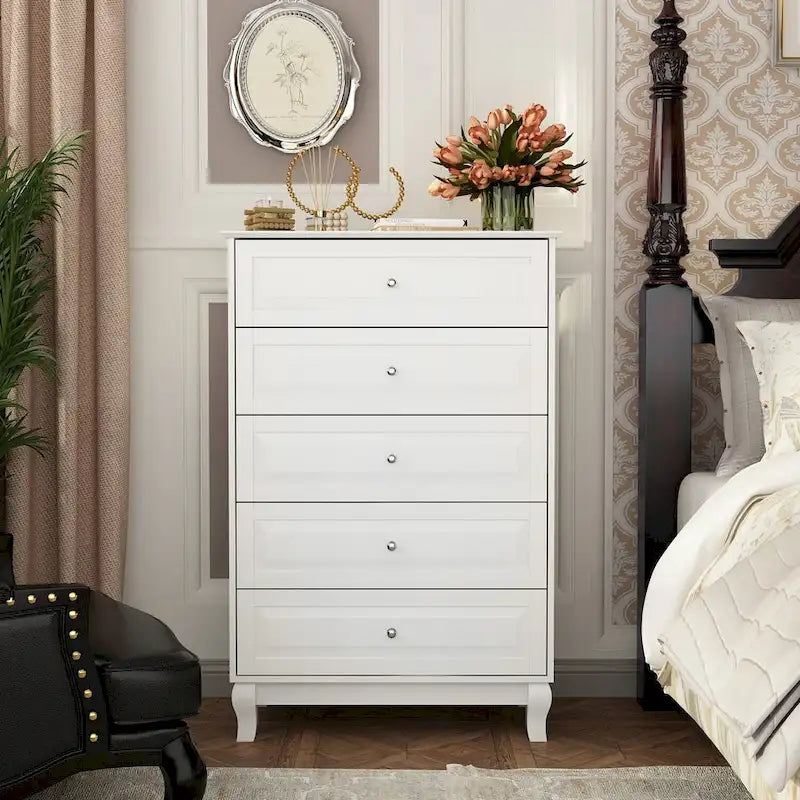 Commode moderne à 5 tiroirs avec pieds en bois massif