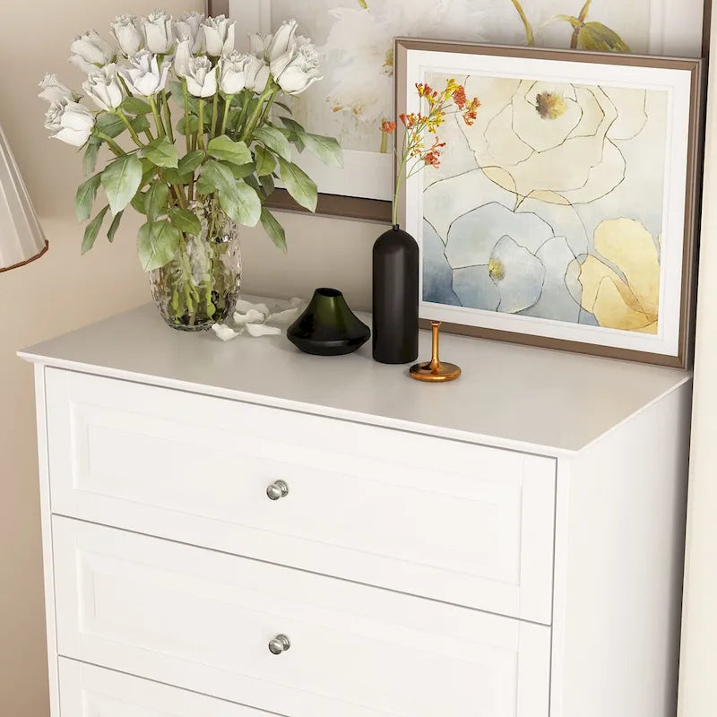 Commode moderne à 5 tiroirs avec pieds en bois massif