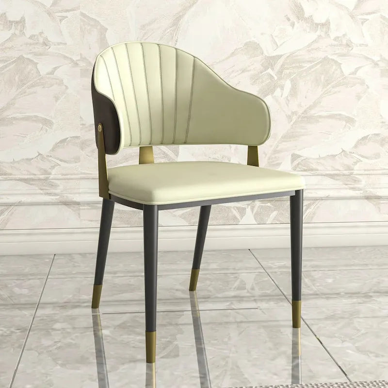 Chaise de salle à manger moderne en cuir PU avec dossier incurvé et pieds en fer